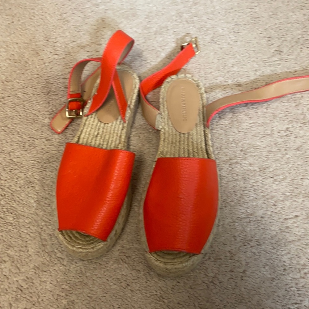 Banana republic wedge for sale. Size 7. Beautiful orange color